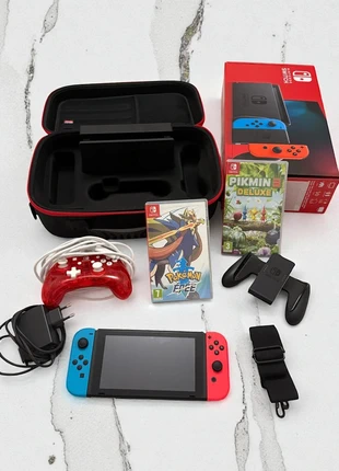 Nintendo Switch + accessoires + 2 jeux, marque: Nintendo, état: Neuf sans étiquette, 300,00 €, 315,70 € Protection acheteurs incluse