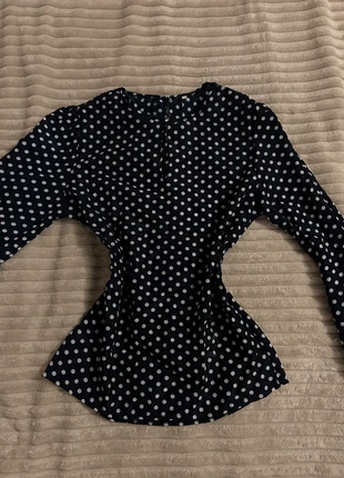 Blouse à pois bleu marine, état: Très bon état, taille: M / 38 / 10, 5,00 €, 5,95 € Protection acheteurs incluse