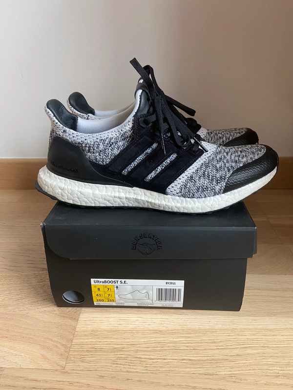 Adidas ultra boost x SNS x social status Vinted