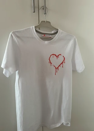 t-shirt “sentimental life”, zustand: Neu, größe: M, 10,00 €, 11,20 € inklusive Vinted-Käuferschutz