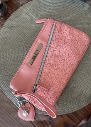 Guess tasje, merk: GUESS, staat: Nieuw zonder prijskaartje, € 15,00, € 16,45 inclusief Kopersbescherming