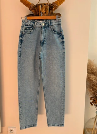 🔥Jean mom taille haute •Zara•, marque: Zara, état: Très bon état, taille: XS / 34 / 6, 9,90 €, 11,10 € Protection acheteurs incluse