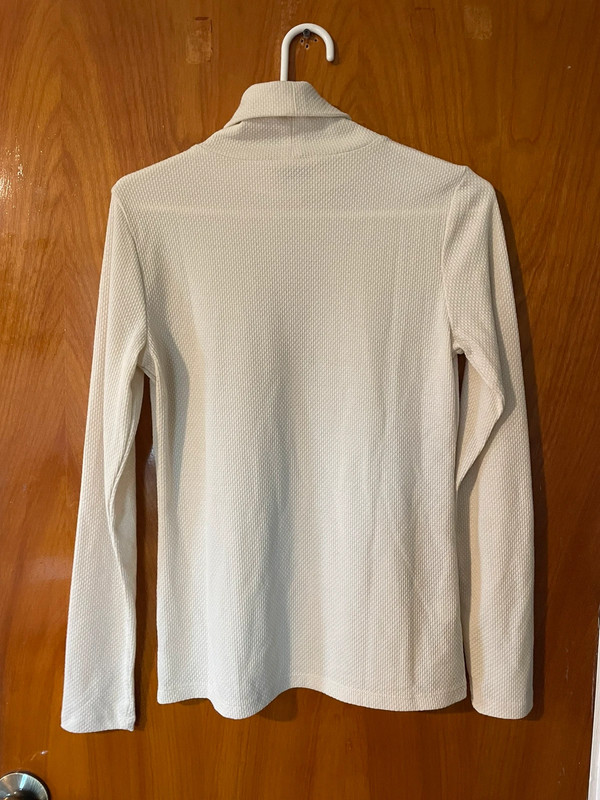 White thermal turtle-neck long sleeve 3