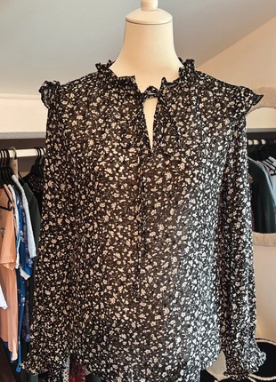 Blouse fleuries transparente Shein T40, merk: Shein, staat: Heel goed, maat: L / 40 / 12, € 4,50, € 5,43 inclusief Kopersbescherming
