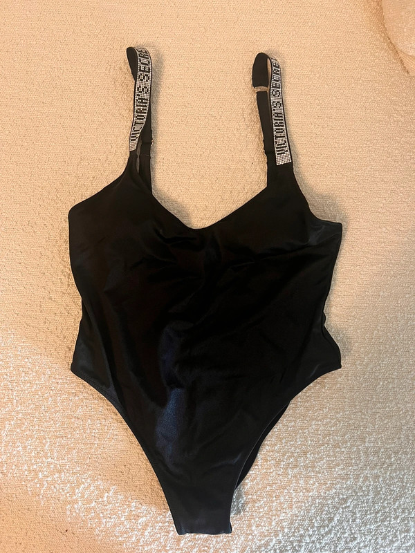 Vicotria’s secret black swimsuit 1