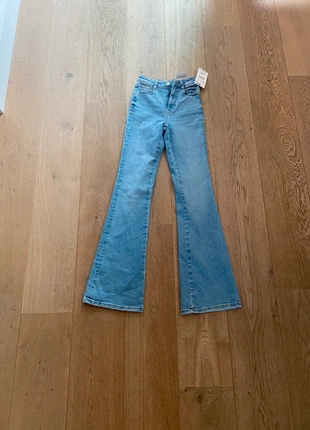 Zara flair broek 32 – nieuw met prijskaartje, staat: Nieuw met prijskaartje, maat: XXS / 32 / 4, € 10,00, € 11,20 inclusief Kopersbescherming