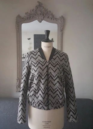 Manteau court / Blouson Mango imprimé noir et blanc et col cuir d'agneau taille M, neuf, marke: Mango, zustand: Neu, größe: M / 38 / 10, 28,00 €, 30,10 € inklusive Vinted-Käuferschutz