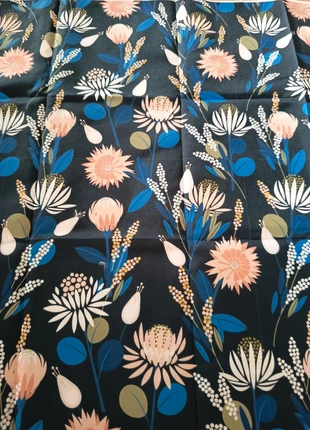 Coupon tissu floral, marque: Floral, état: Très bon état, 10,00 €, 11,20 € Protection acheteurs (Pro) incluse