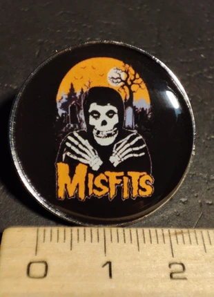 Pin’s Misfits – logo squelette Halloween métal émaillé, état: Neuf sans étiquette, 2,50 €, 3,33 € Protection acheteurs incluse