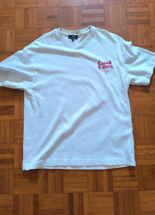 White C&A Graphic T-shirt, marca: C&A, estado: Muito bom, tamanho: S, €5.00, €5.95 inclui Proteção do Comprador