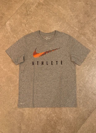 Maglia Nike Uomo L Grigio | Originale e in Ottime Condizioni, marca: Nike, estado: Muito bom, tamanho: L, €10.00, €11.20 inclui Proteção do Comprador