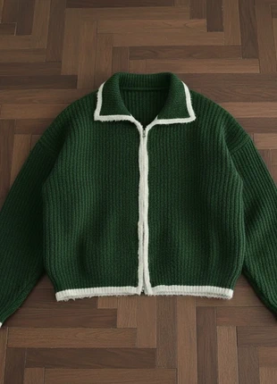 Veste zippée en maille verte à liserés blancs, brand: Arvenio, condizioni: Ottime, taglia: M / IT 42 / EU 38, €73.99, €78.39 include la Protezione acquisti