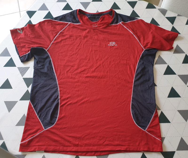 Tee shirt Kalenji rouge fonc taille L Vinted