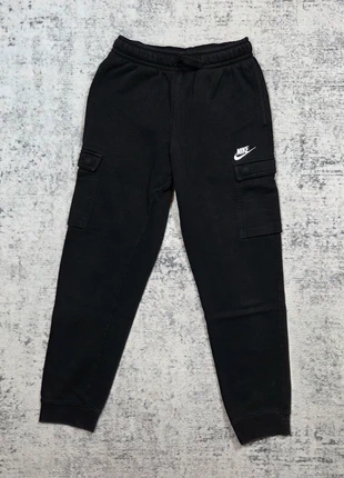 👖 Jogging Nike Noir Logo Brodé Taille XXS Femme Cargo Sportswear, marque: Nike, état: Très bon état, taille: XXS / 32 / 4, 24,99 €, 26,94 € Protection acheteurs (Pro) incluse
