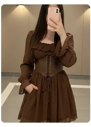 Robe gothique marron corsetée taille S manches longues, brand: UmbraLace, condizioni: Ottime, taglia: S / IT 40 / EU 36, €33.90, €36.30 include la Protezione acquisti