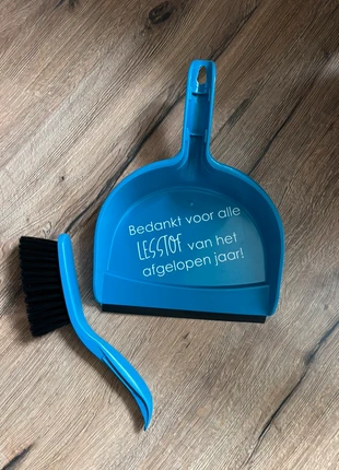 Juf en meester kado, staat: Nieuw zonder prijskaartje, € 5,95, € 6,95 inclusief Kopersbescherming