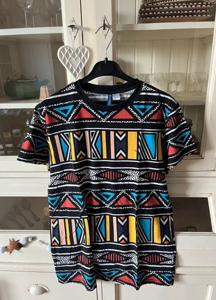 t-shirt H&M à motifs, brand: H&M, condition: Very good, size: M, €6.00, €7.00 includes Buyer Protection
