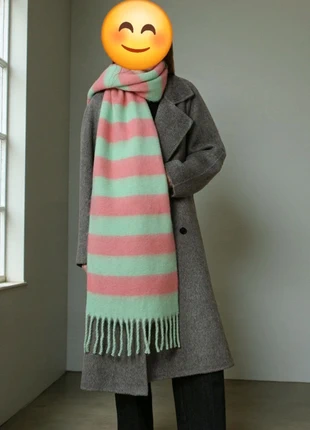 Heerlijke warme lange sjaal, merk: Made In Italy, staat: Nieuw met prijskaartje, € 12,95, € 14,30 inclusief Kopersbescherming