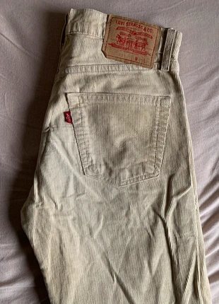 Jean Levi’s 551 Velour , brand: Levi's, condizioni: Ottime, taglia: M / IT 42 / EU 38, €30.00, €32.20 include la Protezione acquisti