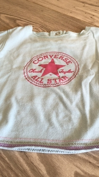 Tee-shirt converse rose et bleu ciel 6 mois 3
