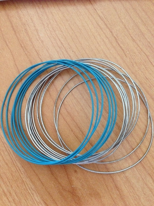 18 bracelets bleu et argenté