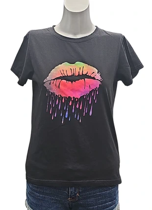 T-shirt noir Shein – motif lèvres multicolores S, marque: Shein, état: Très bon état, taille: S / 36 / 8, 3,00 €, 3,85 € Protection acheteurs (Pro) incluse