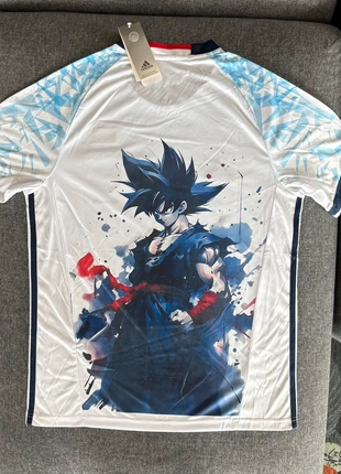T-shirt Adidas Japan X Dragon Ball Z, brand: adidas x Dragon Ball Z, condizioni: Nuovo con cartellino, taglia: M, €49.00, €52.15 include la Protezione acquisti