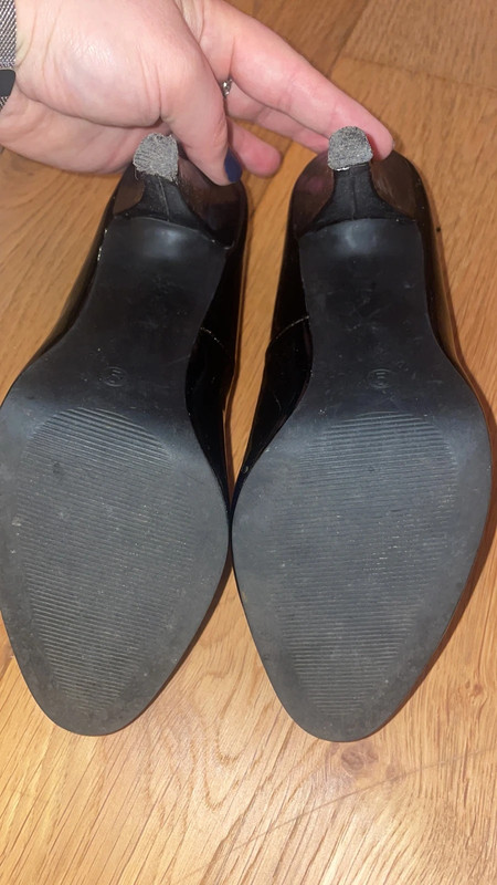 Patent black court shoes - Vinted