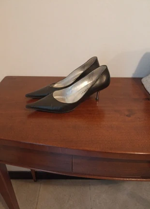 Tacchi a punti neri in vero cuoio , E'clat , merk: Eclat, staat: Goed, maat: 37, € 7,00, € 8,05 inclusief Kopersbescherming