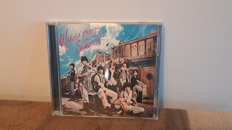 Kis-My-Ft2 Wanna Beeee / Shake It Up cd | Vinted