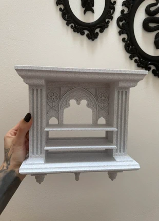 Marble gothic altar wall shelf, merk: Eternal Scream, staat: Nieuw zonder prijskaartje, € 19,00, € 20,65 inclusief Kopersbescherming Pro