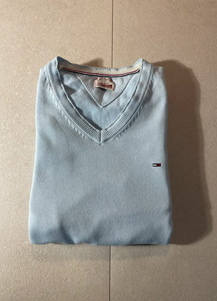 Pull col en V - Pull Tommy Hilfiger bleu ciel - Taille M, marca: Tommy Hilfiger, estado: Muito bom, tamanho: M, €15.00, €16.45 inclui Proteção do Comprador