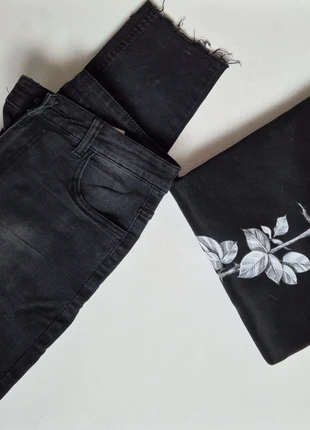 Heren ripped jeans+Zwarte trui met roos., merk: Shein, staat: Heel goed, maat: M, € 5,00, € 5,95 inclusief Kopersbescherming