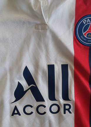 Le Paris Saint-Germain et Nike dévoilent le maillot third 2019-2020