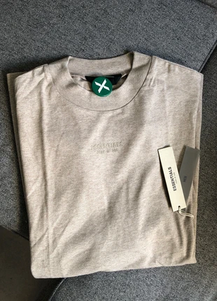 Tee shirt oversize beige Fear of God, marke: Fear of God, zustand: Neu, mit Etikett, größe: M, 35,00 €, 37,45 € inklusive Vinted-Käuferschutz