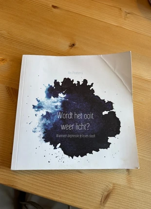 Wordt het ooit weer licht?, staat: Goed, € 2,50, € 3,33 inclusief Kopersbescherming