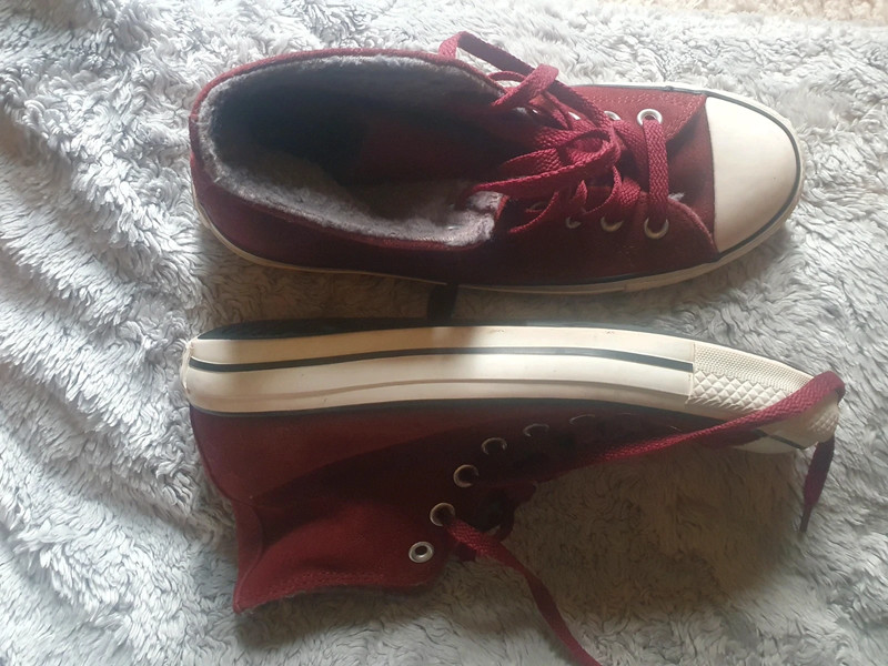 Maroon converse high store tops size 7