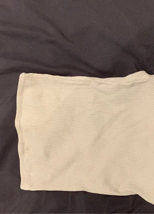 No sleeves top, merk: H&M Divided, staat: Heel goed, maat: XS / 34 / 6, € 1,50, € 2,28 inclusief Kopersbescherming