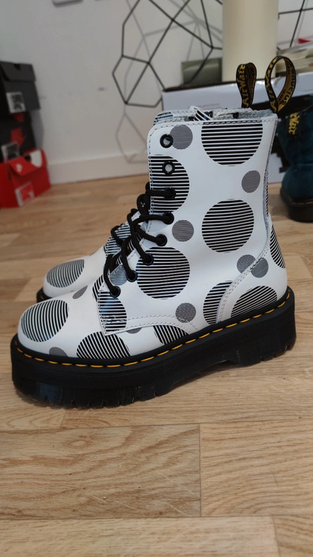 Dr Martens jadon blanche a pois Vinted