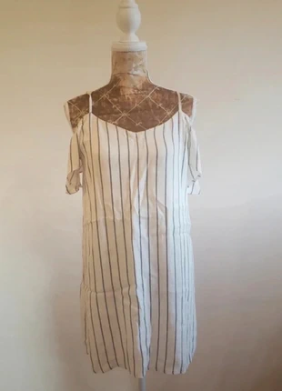 Robe blanche à rayures légère bretelles été, marque: Bershka, état: Très bon état, taille: M / 38 / 10, 3,00 €, 3,85 € Protection acheteurs incluse