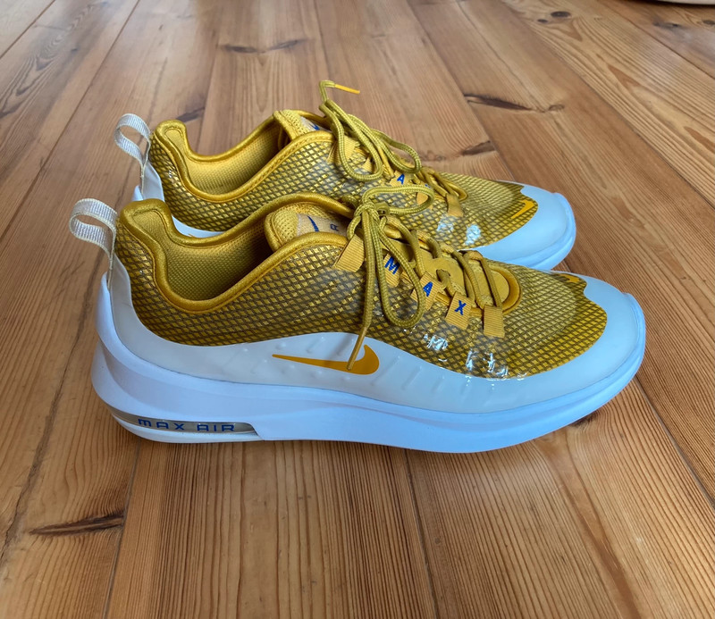 Nike air axis premium on sale