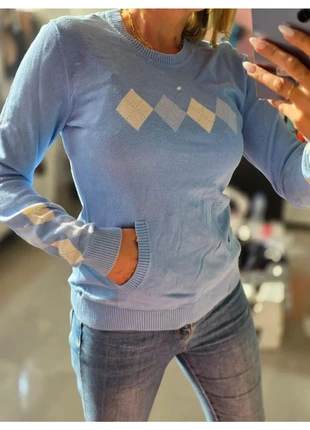 Jersey azul con rombos Tommy Hilfiger – Talla M, brand: Tommy Hilfiger, condizioni: Ottime, taglia: M / IT 42 / EU 38, €25.00, €26.95 include la Protezione acquisti