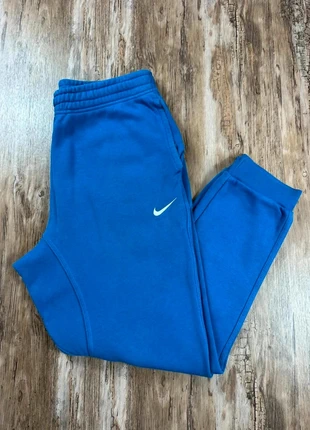 Jogging Nike solo swoosh bleu coupe droite logo brodé | Taille L, brand: Nike, condizioni: Ottime, taglia: L, €29.00, €31.15 include la Protezione acquisti