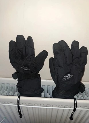 Trespass ski gloves XS, brand: Trespass, condition: Very good, size: XS, £5.00, £5.95 includes Buyer Protection