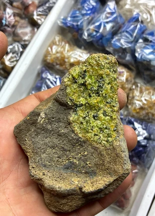 Minerales Olivino, merk: Natural, staat: Heel goed, € 5,00, € 5,95 inclusief Kopersbescherming