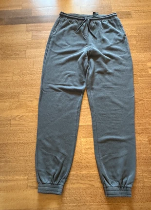 Pantaloni tuta grigi (M), marke: H&M, zustand: Sehr gut, größe: M / 38 / 10, 15,00 €, 16,45 € inklusive Vinted-Käuferschutz