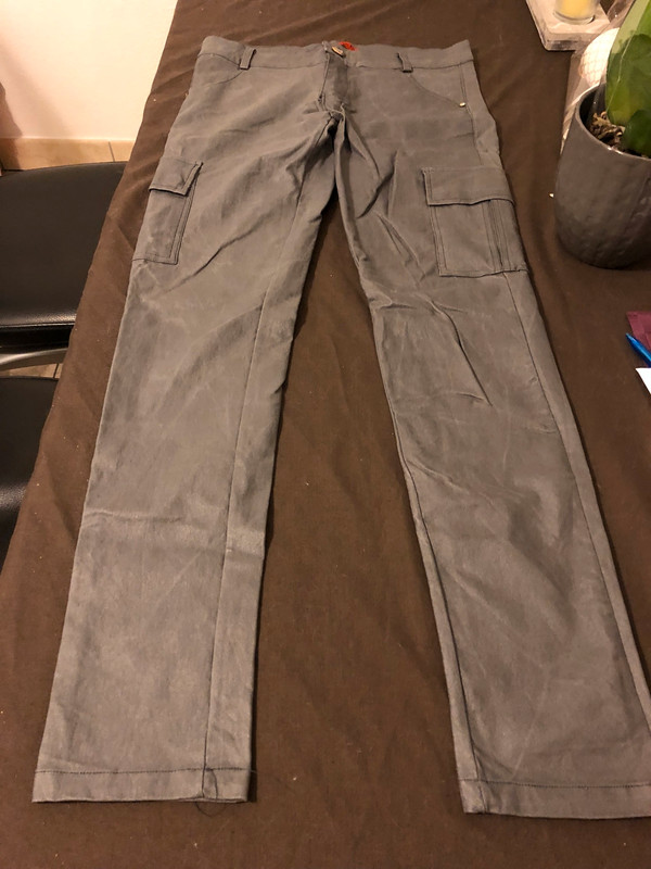 Pantalon gris neuf jamais porté  2