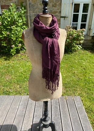 Écharpe lie de vin, merk: sans marque, staat: Heel goed, € 3,00, € 3,85 inclusief Kopersbescherming