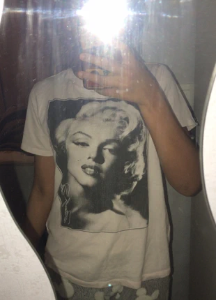 T-shirt, brand: H&M, condition: Very good, size: XS / 34 / 6, €3.00, €3.85 includes Buyer Protection