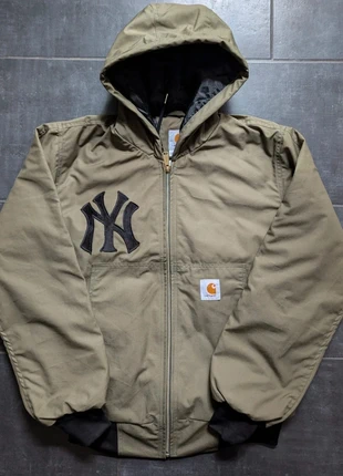 The 2025 Active reworked jacket in khaki, brand: Carhartt, condizioni: Nuovo con cartellino, taglia: M, €99.00, €104.65 include la Protezione acquisti Pro